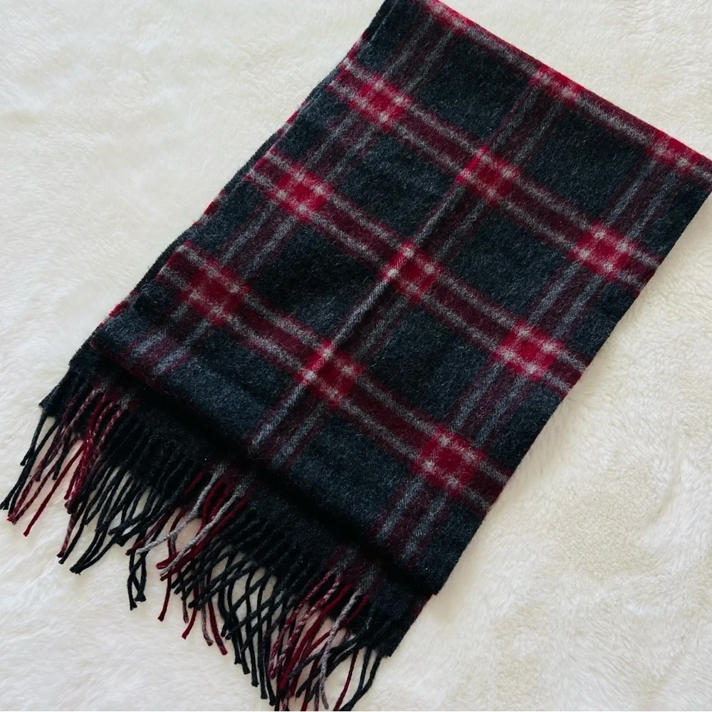 Nordstrom Men’s 100% Wool Plaid Red/Grey Scarf 72”x12” new no tag.